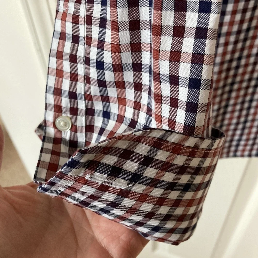 Banana Republic Men’s Button Down (size M) 15-15.5” 33-34”